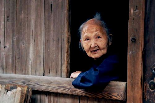 ”訪娘年、是濫個書的網G多似人年發請眉一