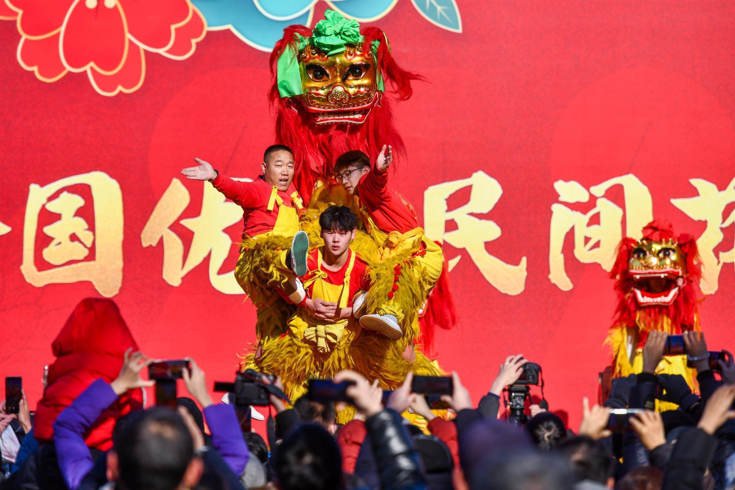 龍?zhí)稄R會:感受不一樣的年味!_國內度假