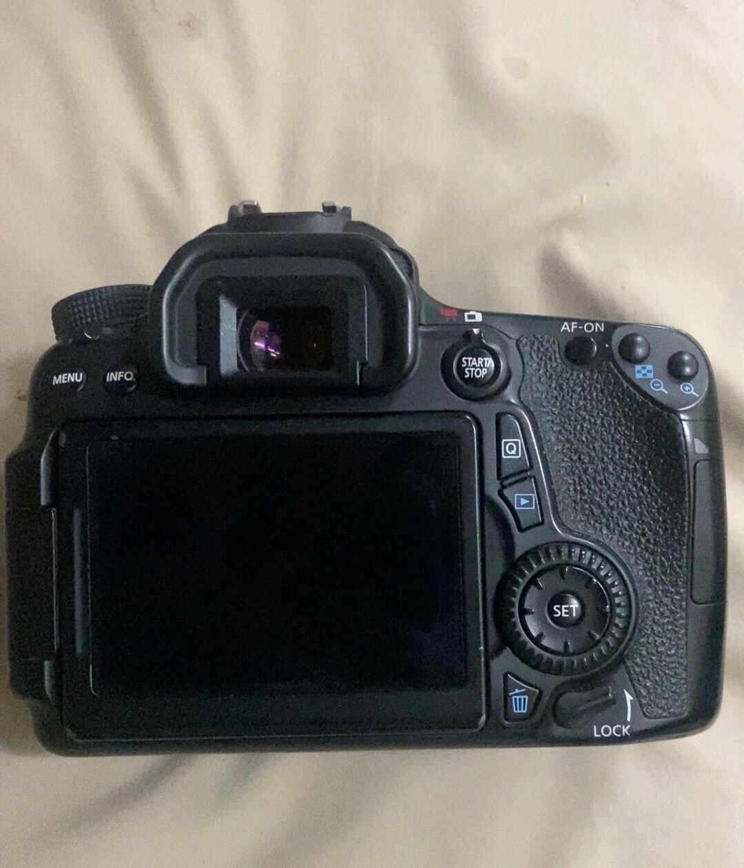 佳能(Canon)70D單機(jī)數(shù)碼相機(jī)外觀性能評測