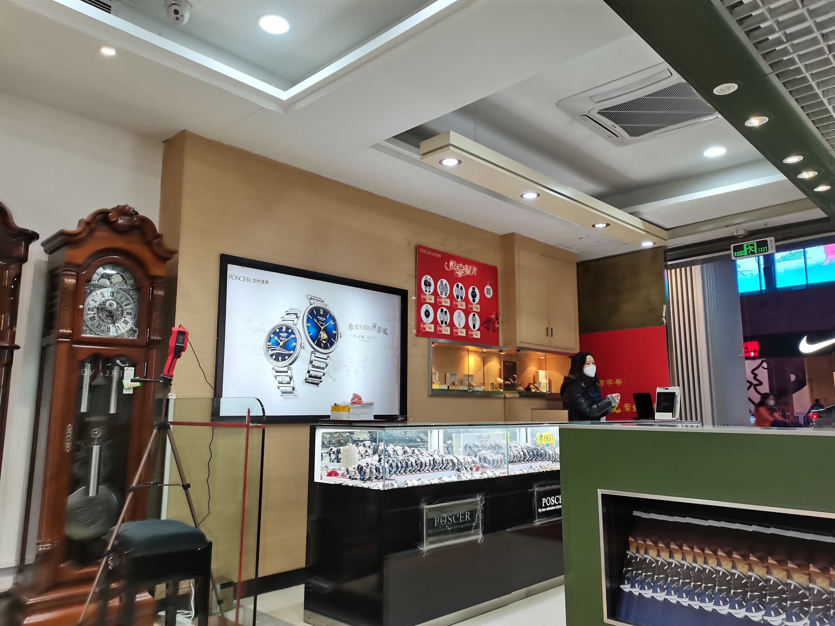 李占記鐘表價格哪位了解?