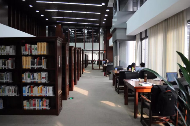 中國(guó)國(guó)家圖書(shū)館可以免費(fèi)看書(shū)么?怎么借書(shū)?是怎么個(gè)借法?