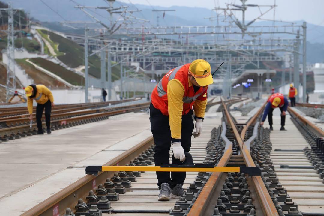 就一個控制點距離測區直線距離10公里,做靜態可以嗎?