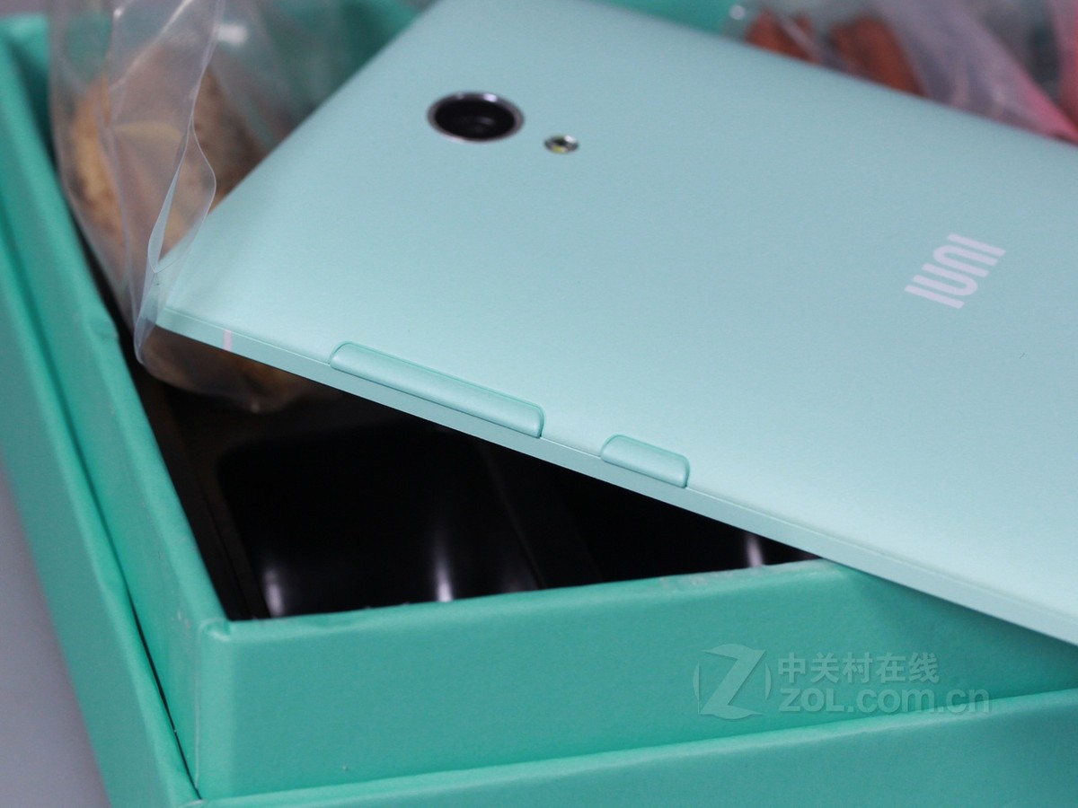 IUNI(IUNI)U3雙4G手機整體外觀評測