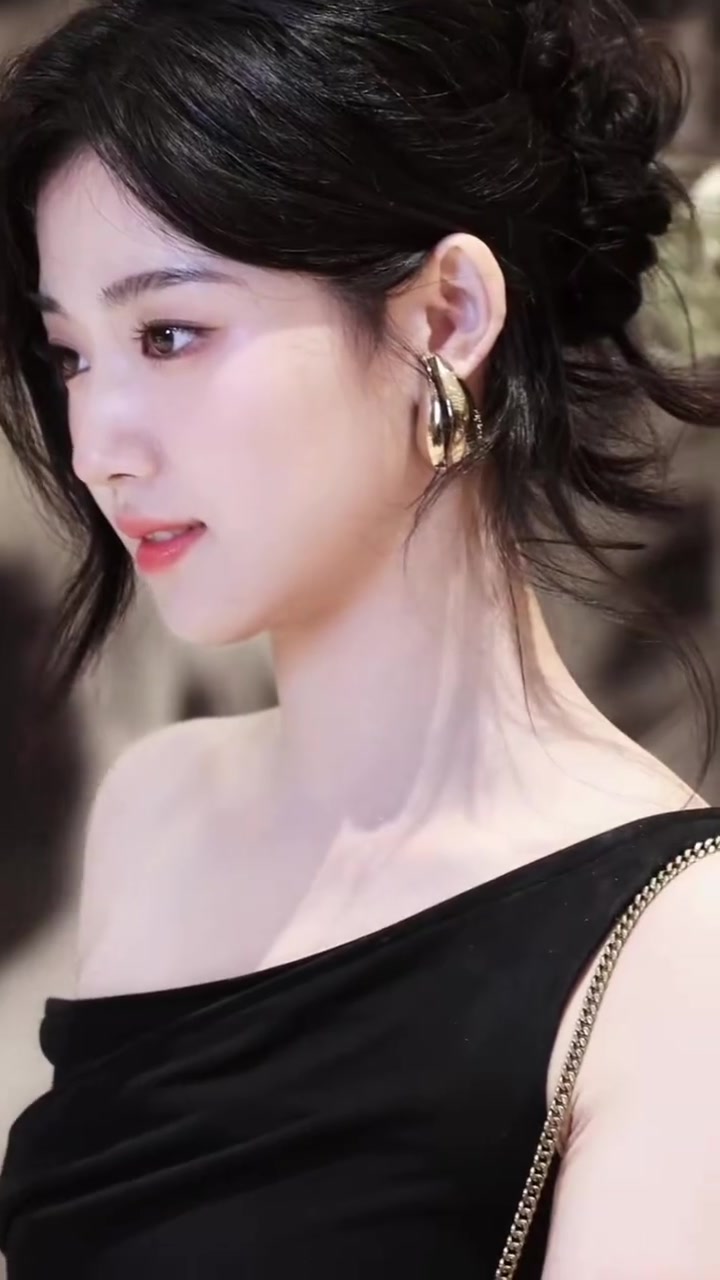 左俠騫